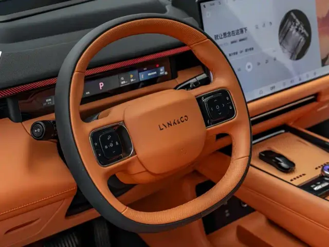 Lynk & Co 900 — Фото автомобиля 19