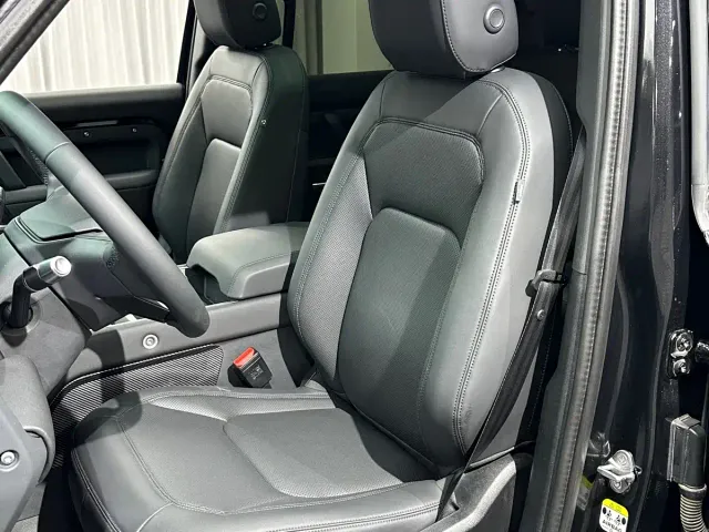Land Rover Defender — Фото автомобиля 20