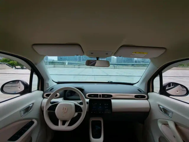 Leapmotor T03 — Фото автомобиля 12