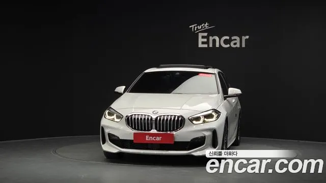 BMW 1 Series F40 — Фото автомобиля 2