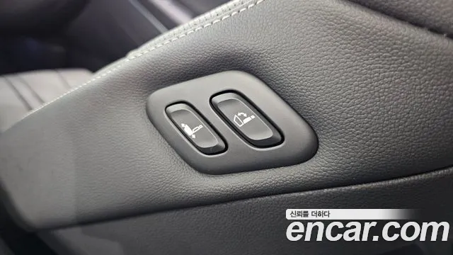 Genesis GV80 2.5T Бензин 2WD — Фото автомобиля 16