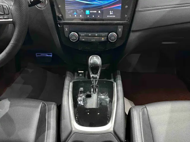 Nissan X-Trail — Фото автомобиля 12