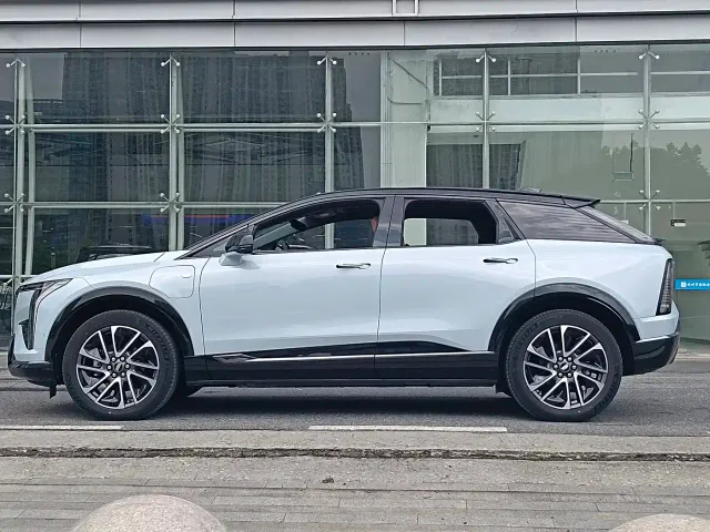 Cadillac Optiq — Фото автомобиля 5