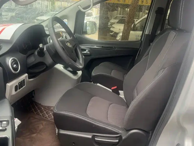 JAC Refine M3 — Фото автомобиля 10