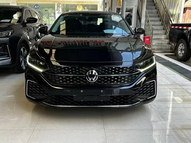Volkswagen Passat — Фото автомобиля 2