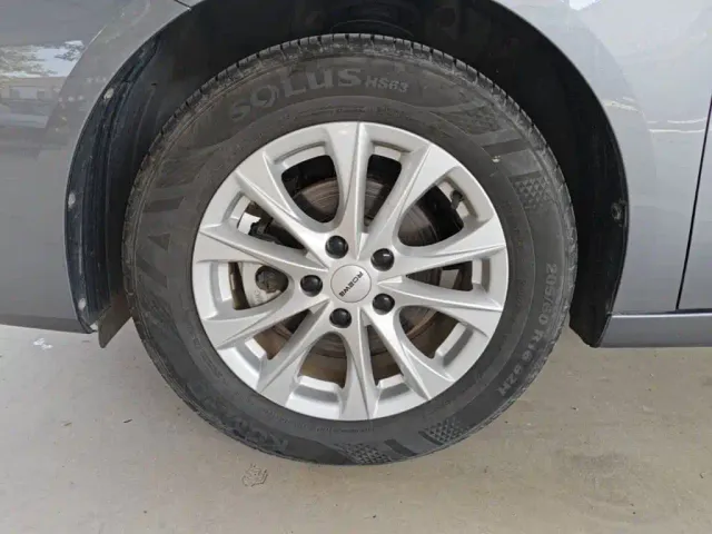 Roewe i5 — Фото автомобиля 22