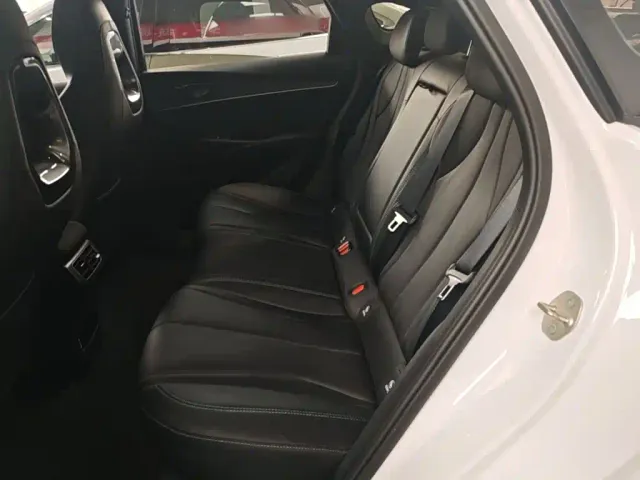 BYD Seal 06 — Фото автомобиля 16