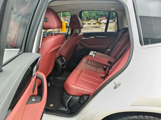 BMW iX3 — Фото автомобиля 8