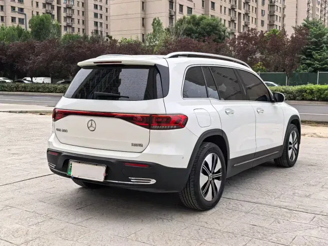 Mercedes-Benz EQB — Фото автомобиля 9