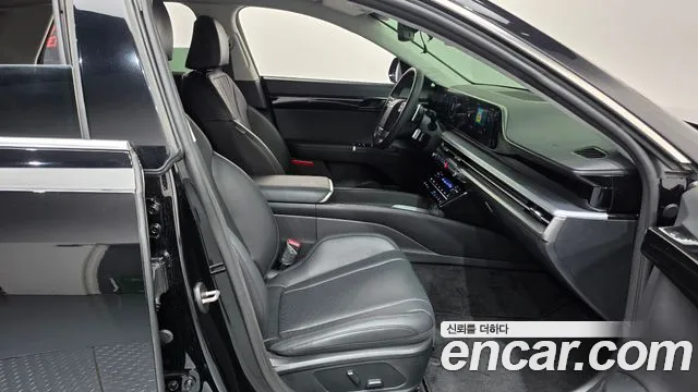 Hyundai Grandeur Grandeur (GN7) 2.5 Бензин 2WD — Фото автомобиля 26