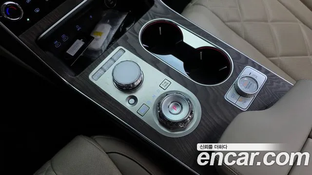 Genesis GV80 — Фото автомобиля 12