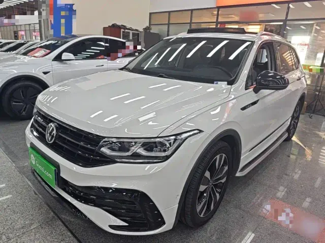 Фотография автомобиля — Volkswagen Tiguan L