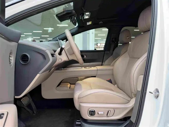 Li Auto i6 — Фото автомобиля 4