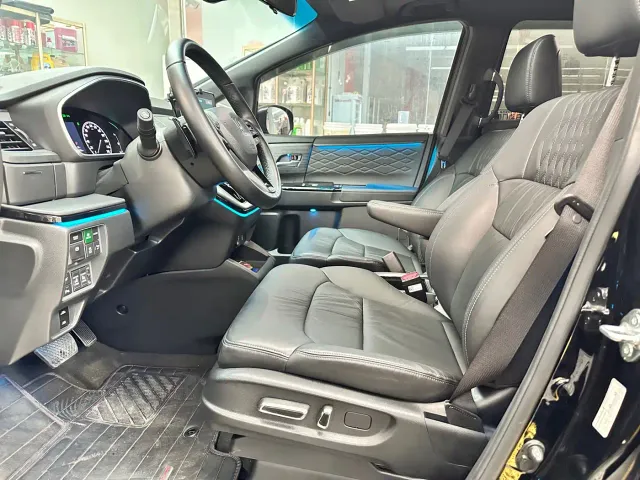 Honda Elysion — Фото автомобиля 6