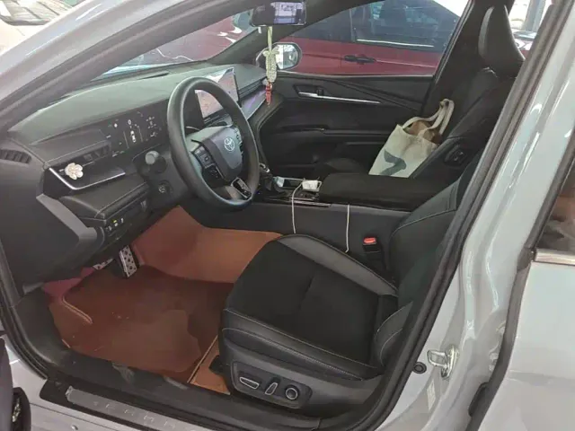Toyota Camry — Фото автомобиля 14