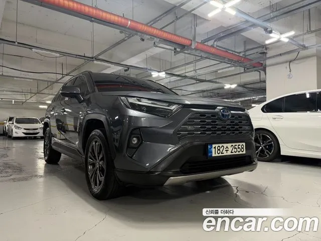 Toyota RAV4 — Фото автомобиля 10