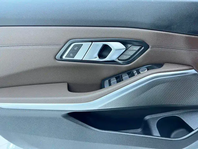 BMW 3 Series — Фото автомобиля 13