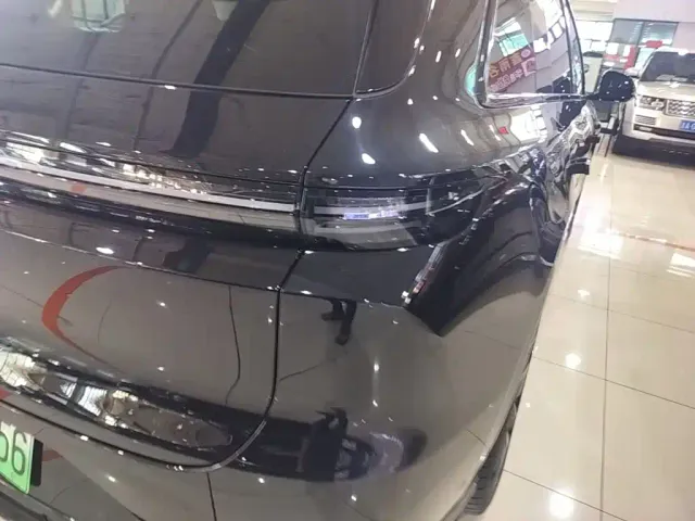Li Auto L6 — Фото автомобиля 7