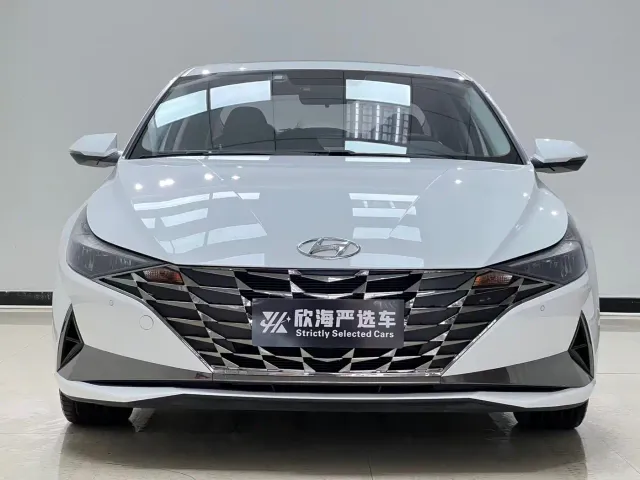 Hyundai Elantra — Фото автомобиля 2