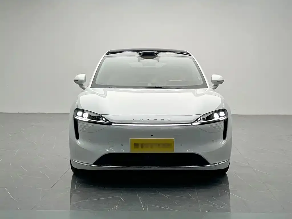 Zhijie Luxeed R7 2024 Pure Electric 802km Max — Фото автомобиля 2