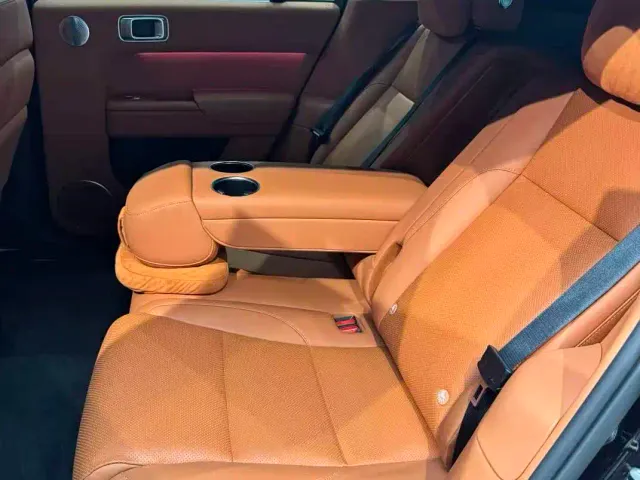 Li Auto L7 — Фото автомобиля 12