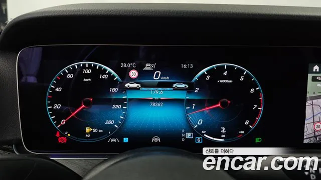 Mercedes-Benz E-Class — Фото автомобиля 8