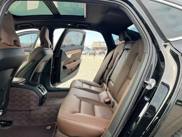 Volvo S90 — Фото автомобиля 16