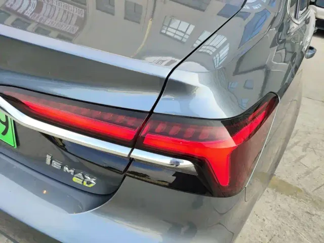 Roewe i6 MAX EV — Фото автомобиля 7
