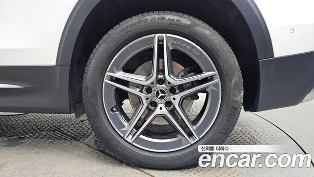 Mercedes-Benz GLB-Class — Фото автомобиля 6