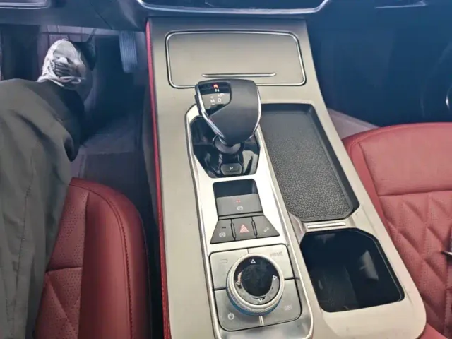 Jetour X70 Plus — Фото автомобиля 13