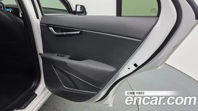 Kia Niro — Фото автомобиля 14
