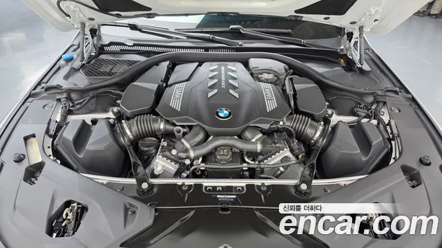 BMW 8 Series G15 — Фото автомобиля 6