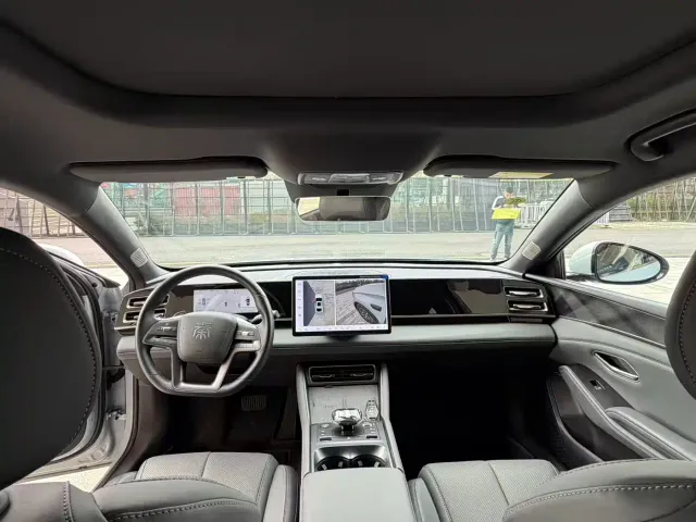 BYD Qin L — Фото автомобиля 8
