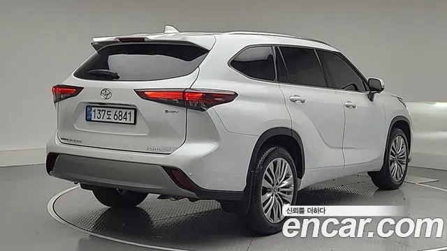 Toyota Highlander — Фото автомобиля 2