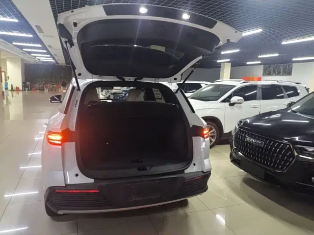 BYD Song Pro — Фото автомобиля 17