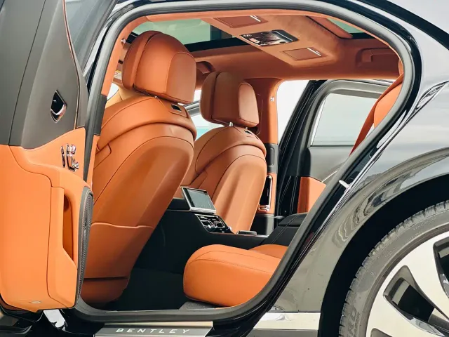 Bentley Flying Spur — Фото автомобиля 5