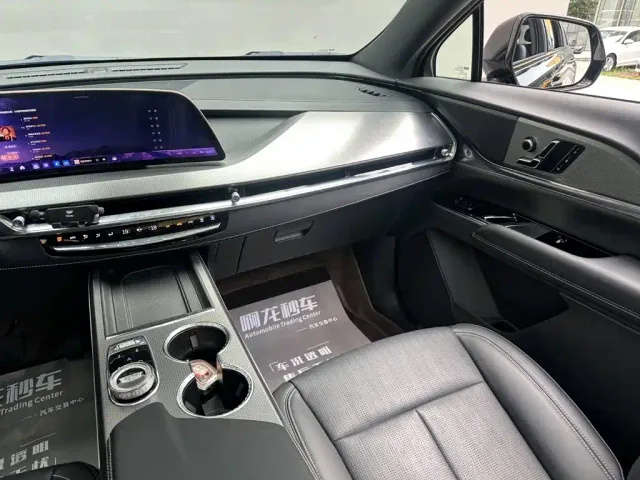 Cadillac XT5 — Фото автомобиля 10