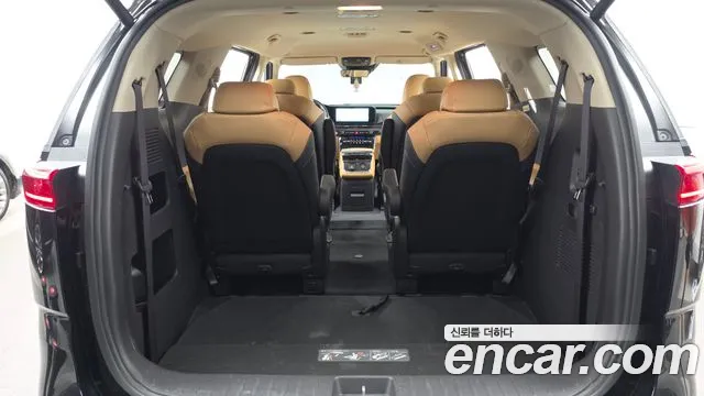 Kia Carnival Generation 4 — Фото автомобиля 26