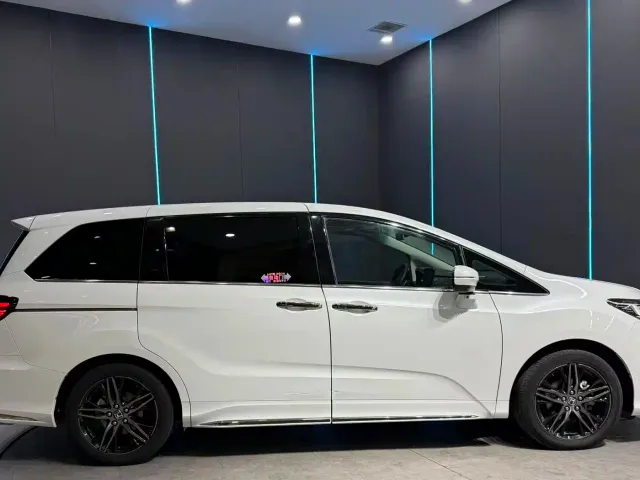 Honda Odyssey — Фото автомобиля 4