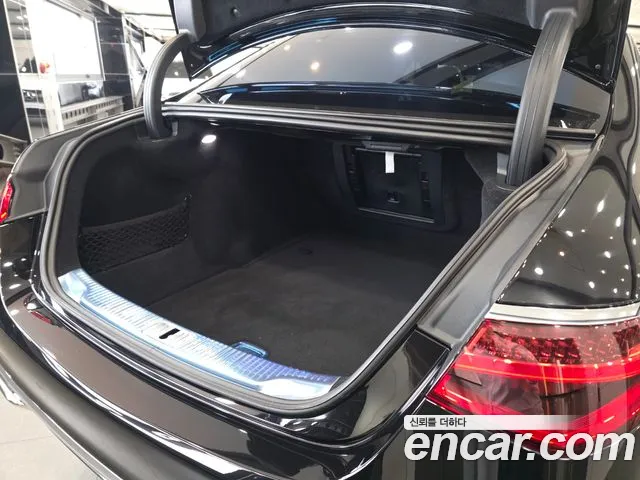 Mercedes-Benz S-Class — Фото автомобиля 10