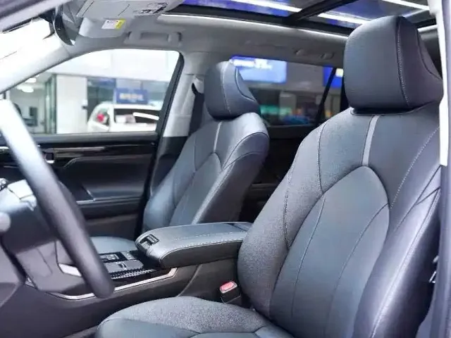 Toyota Highlander — Фото автомобиля 6
