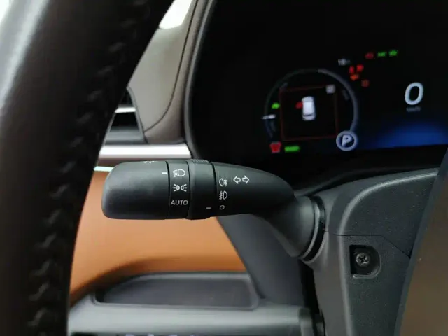 Toyota Sienna — Фото автомобиля 21