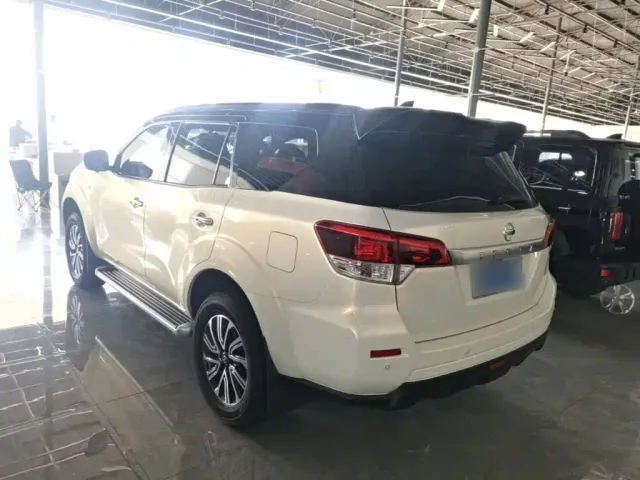 Nissan Terra — Фото автомобиля 4