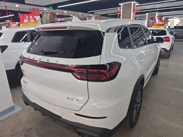 Chery Tiggo 8 — Фото автомобиля 6