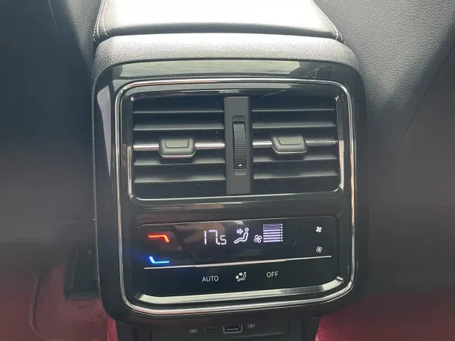 Volkswagen Passat — Фото автомобиля 13