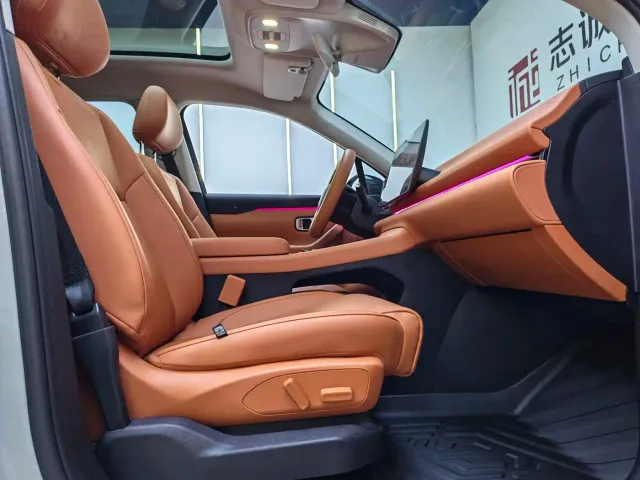 Leapmotor C10 — Фото автомобиля 6