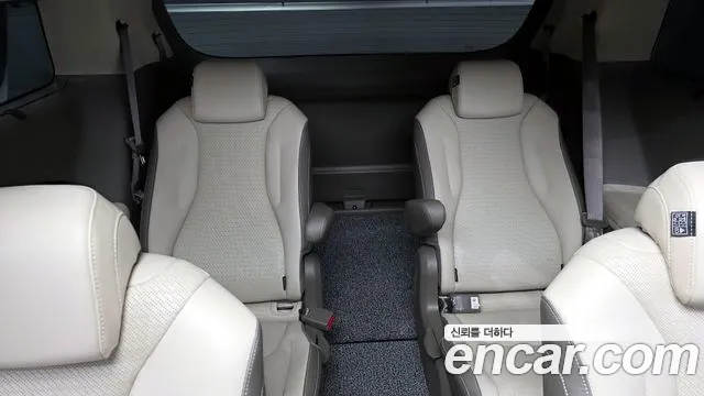 Kia Canival Carnival 4 поколение Дизель 9 мест Signature — Фото автомобиля 13