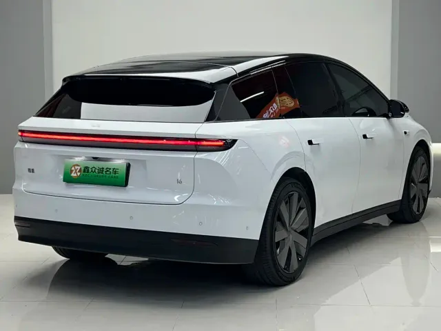 Li Auto i6 — Фото автомобиля 16
