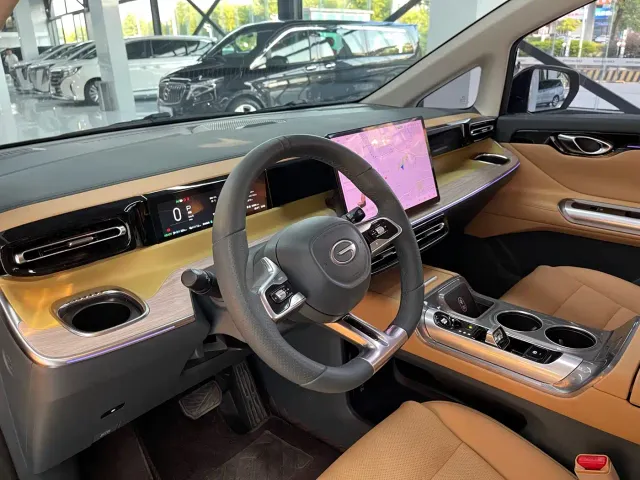 GAC Trumpchi E8 — Фото автомобиля 23