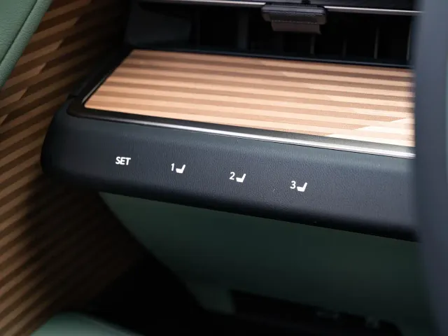Lexus ES — Фото автомобиля 21